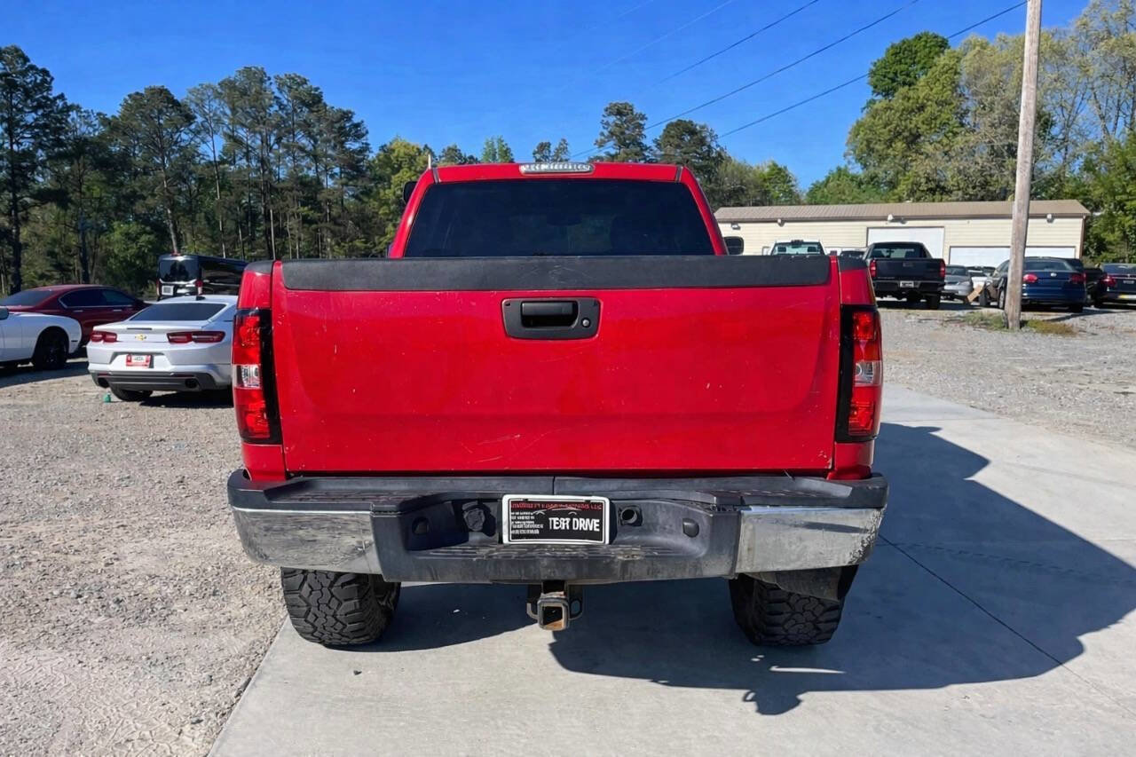 Used 2007 Chevrolet Silverado 2500 LT w/ Suspension Package, Off-Road image 5