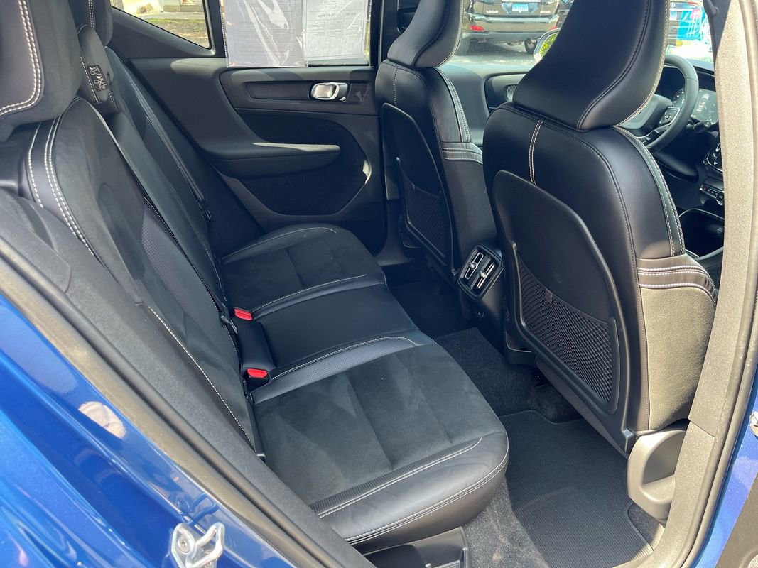 Used 2019 Volvo XC40 T5 R-Design image 21
