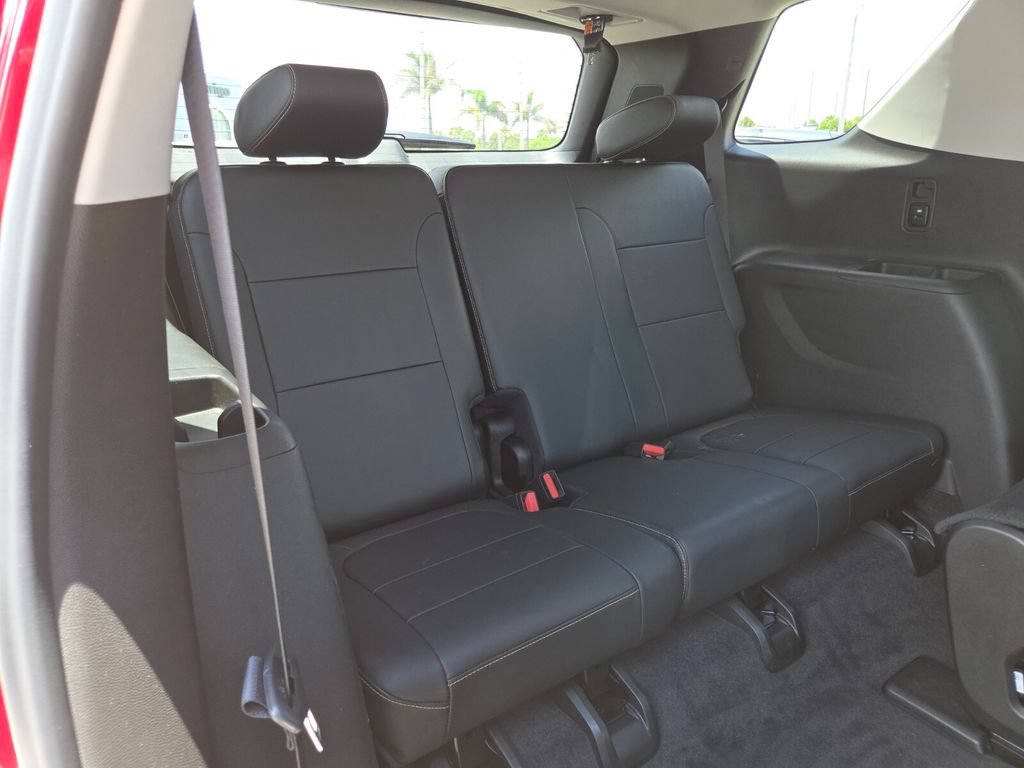 Used 2019 Chevrolet Traverse LT FWD image 20