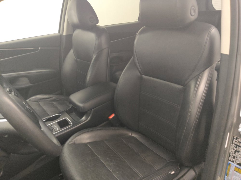 Used 2019 Kia Sorento LX image 17