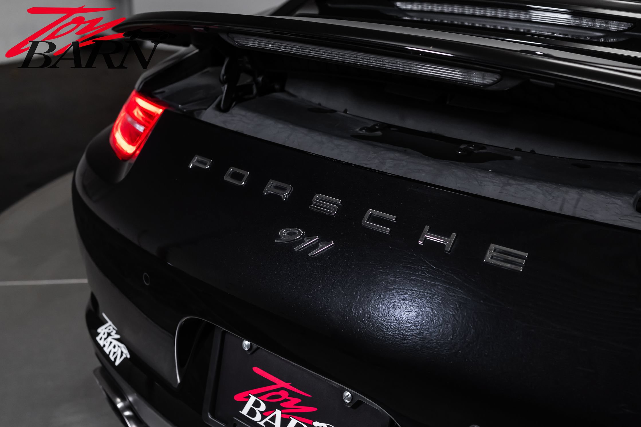 Used 2016 Porsche 911 Carrera Black Edition RWD image 20
