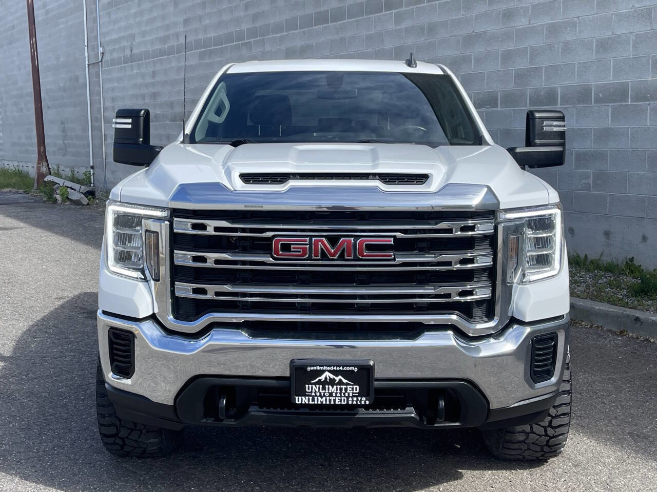 Used 2021 GMC Sierra 3500 SLE w/ Remote Start Package AWD/4WD image 4