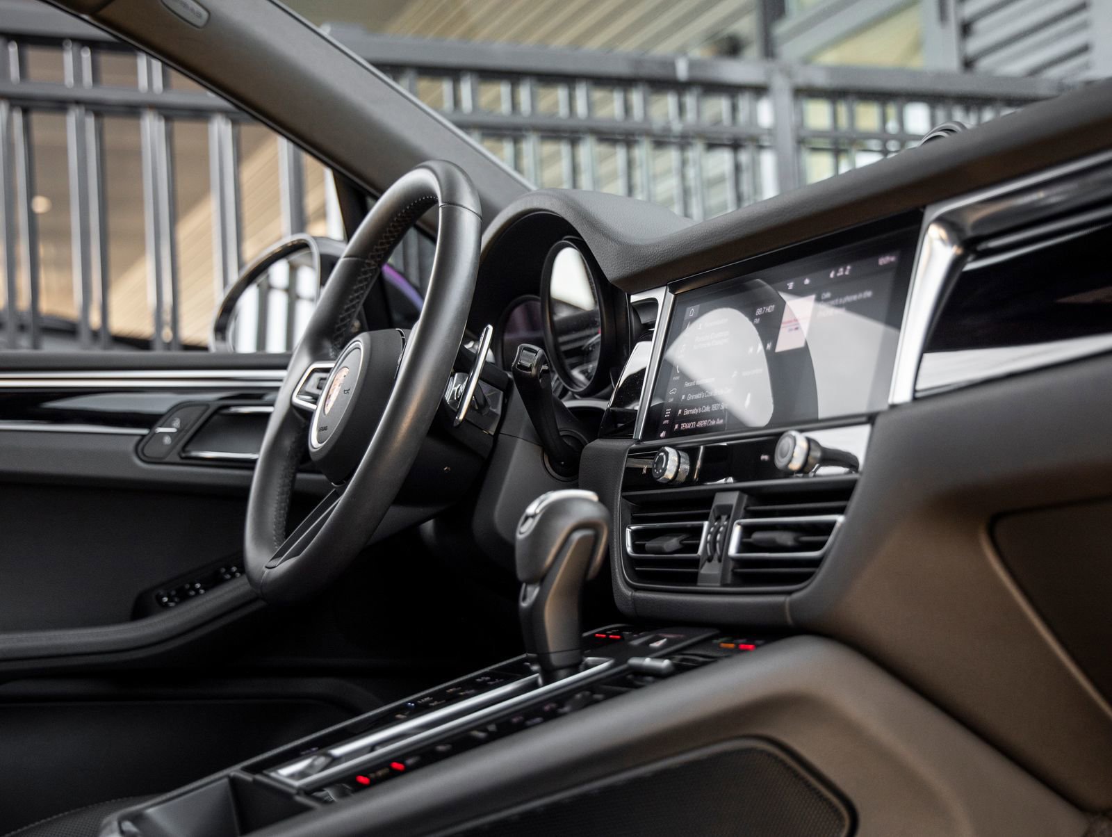 Certified 2022 Porsche Macan AWD/4WD image 48