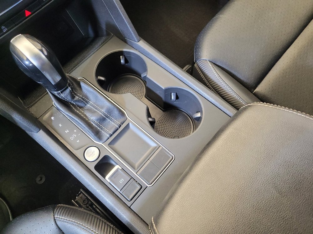 Used 2021 Volkswagen Atlas Cross Sport SE image 26