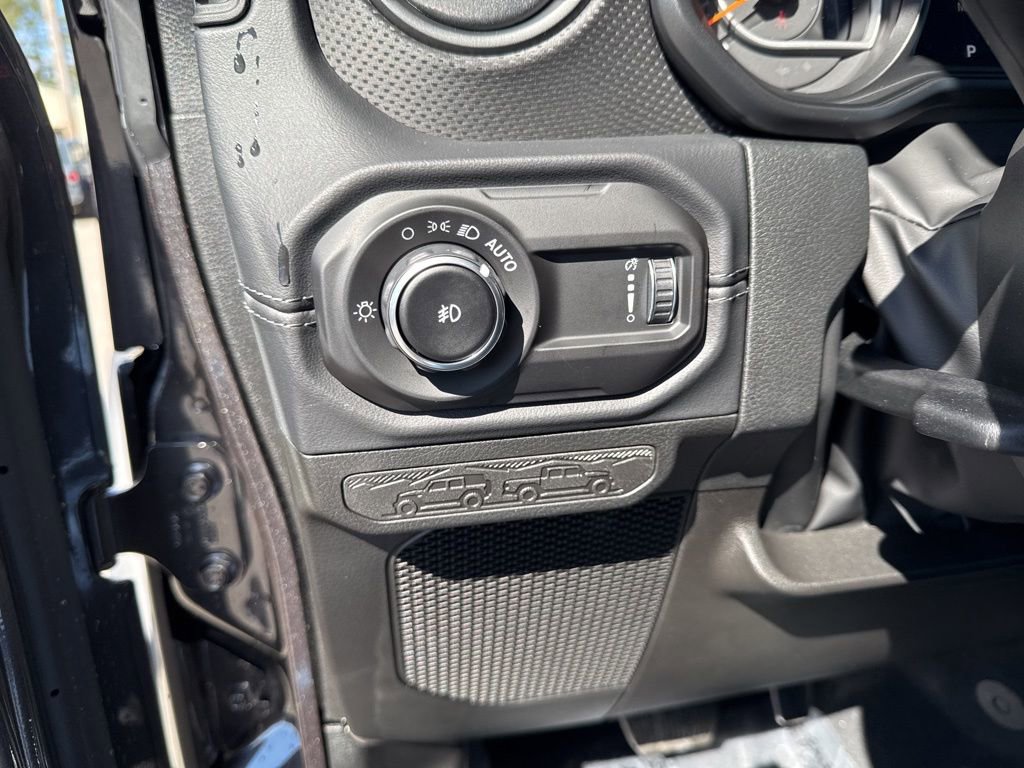 Certified 2025 Jeep Wrangler Unlimited Rubicon image 17