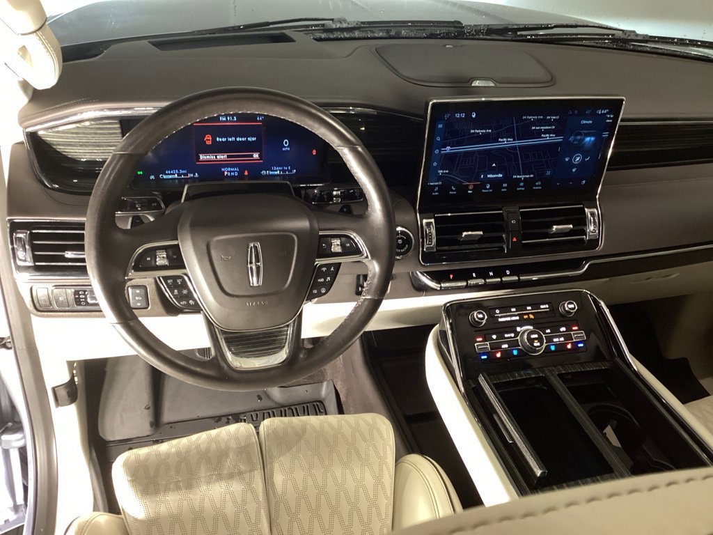Used 2023 Lincoln Navigator Black Label AWD/4WD image 10