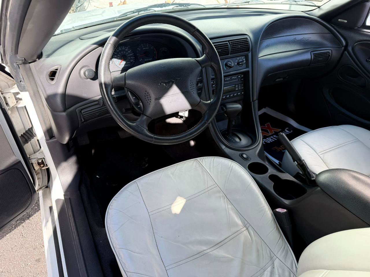 Used 2004 Ford Mustang Convertible RWD image 30
