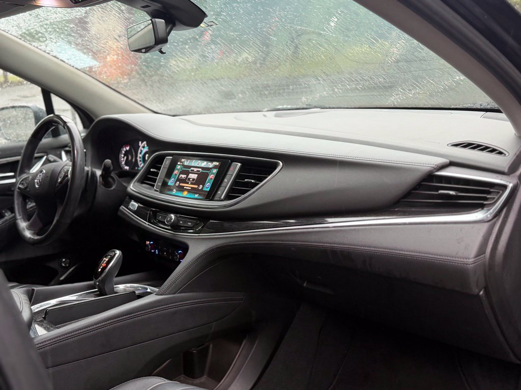 Used 2019 Buick Enclave Avenir w/ Avenir Technology Package FWD image 17