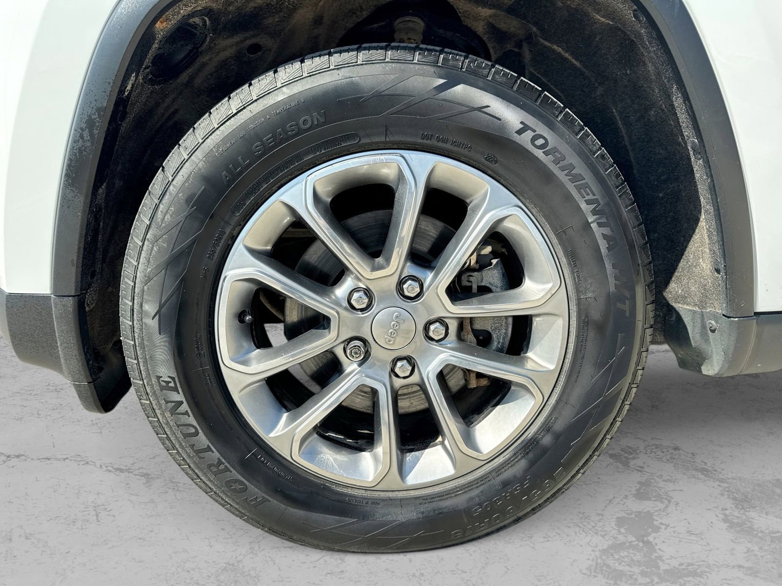 Used 2015 Jeep Grand Cherokee Limited AWD/4WD image 15