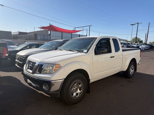 Used 2009 Nissan Frontier SE image 2