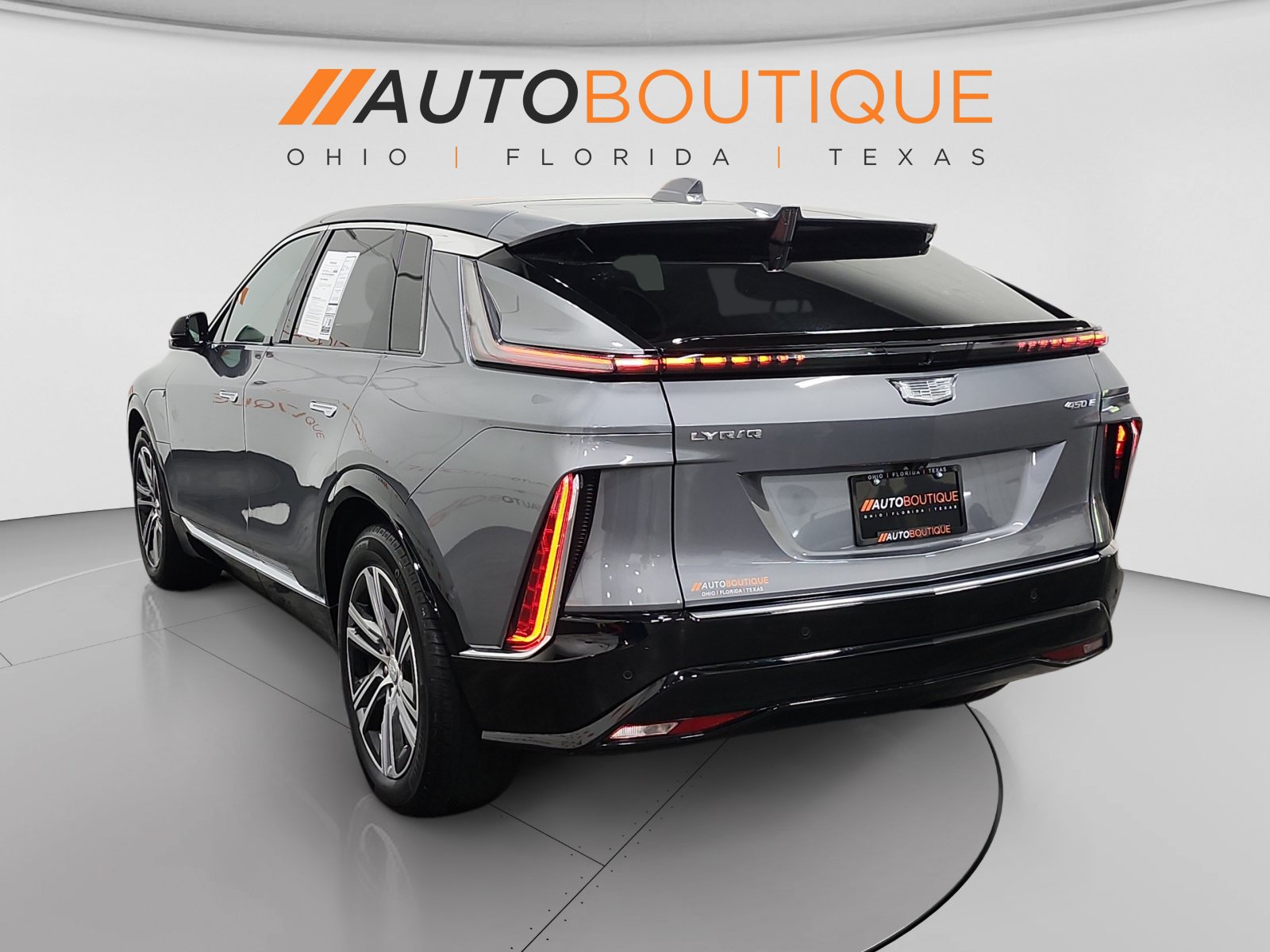 Used 2023 Cadillac Lyriq 2WD image 3