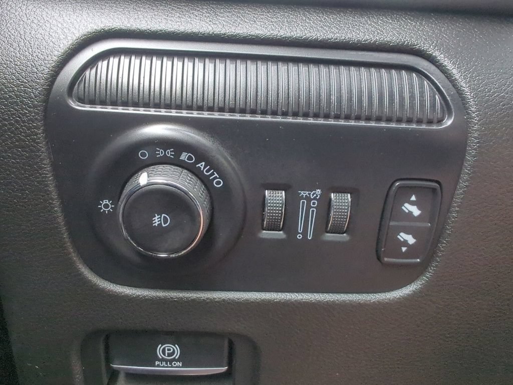 Used 2022 Jeep Wagoneer Series I w/ Premium Group I AWD/4WD image 32