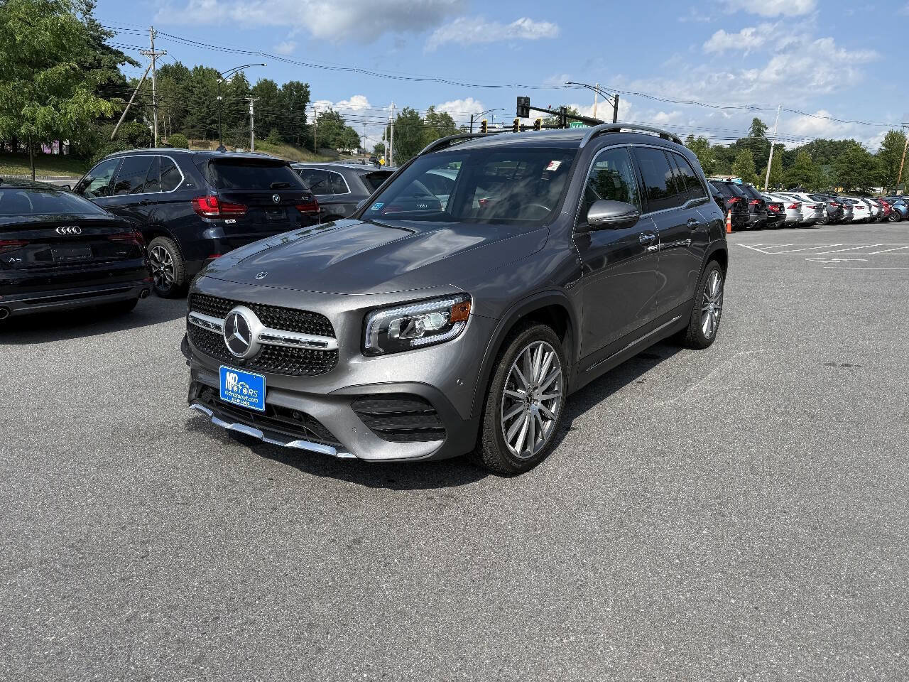 Used 2021 Mercedes-Benz GLB 250 4MATIC image 2
