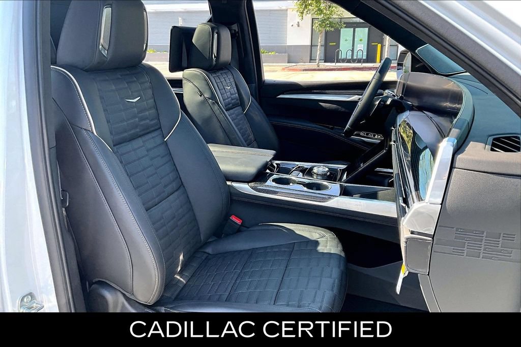 Used 2026 Cadillac Escalade ESV V w/ LPO, ONYX Package AWD/4WD image 9