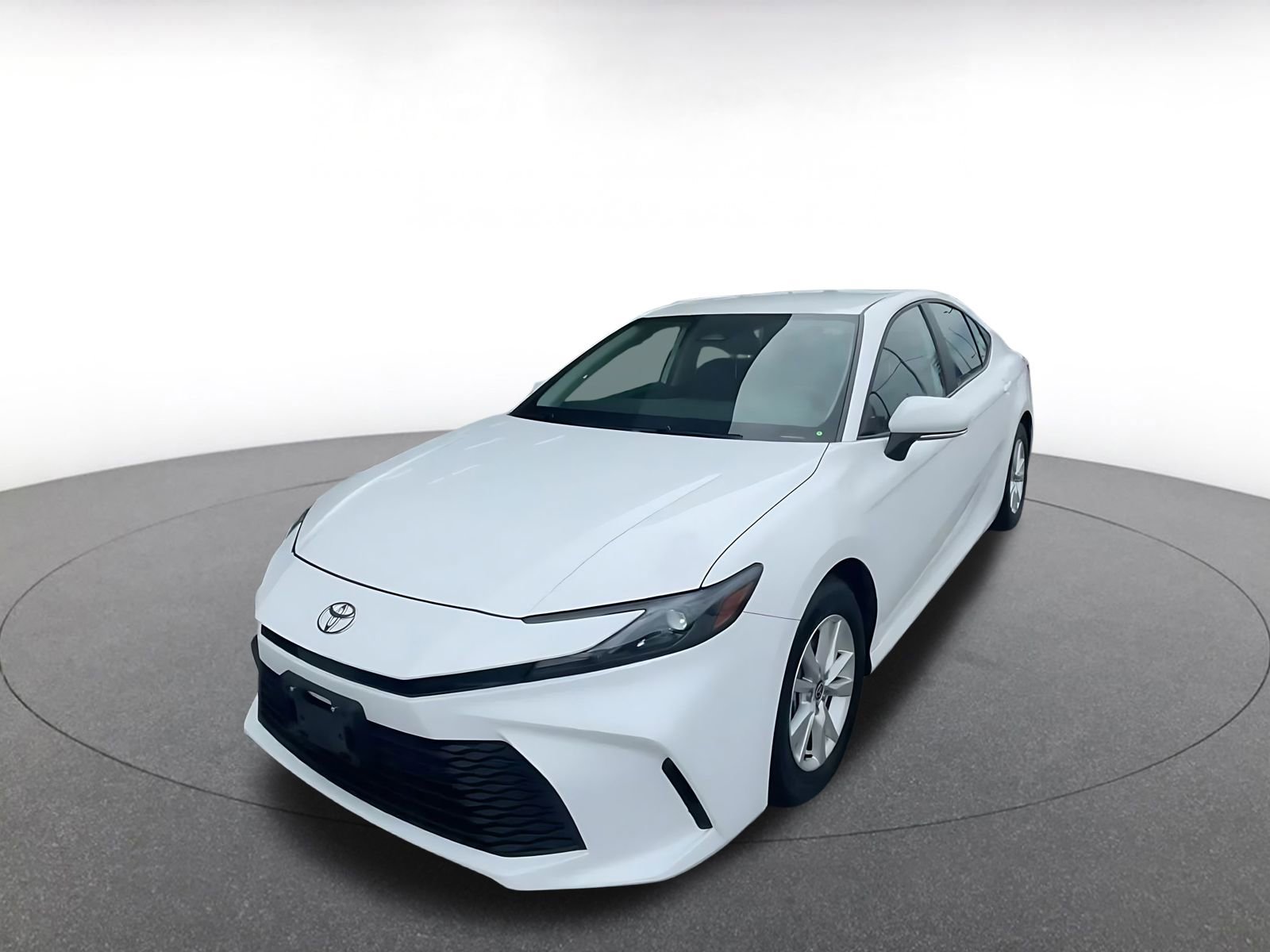 Used 2025 Toyota Camry LE image 7