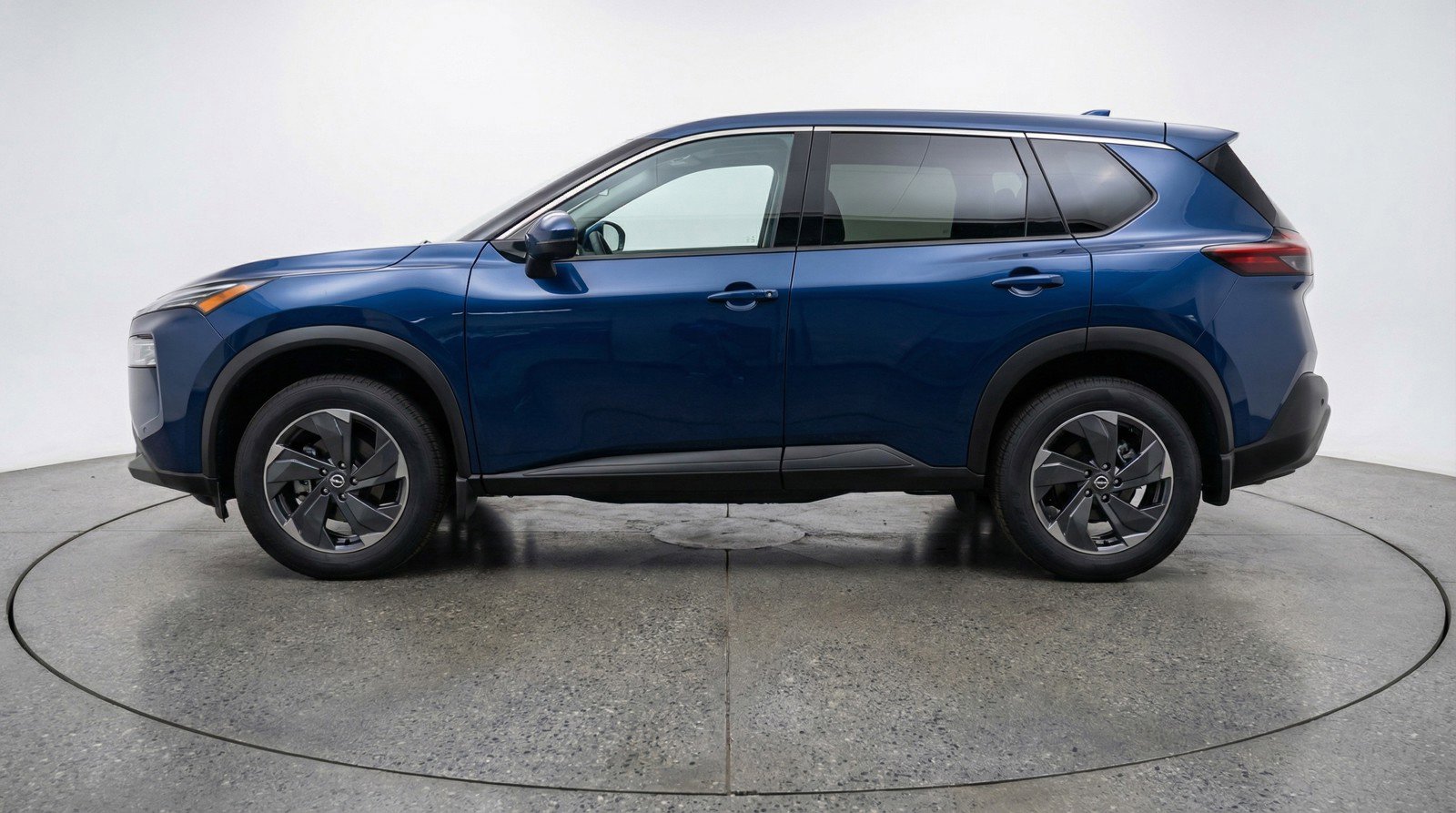 Used 2025 Nissan Rogue SV AWD/4WD image 5