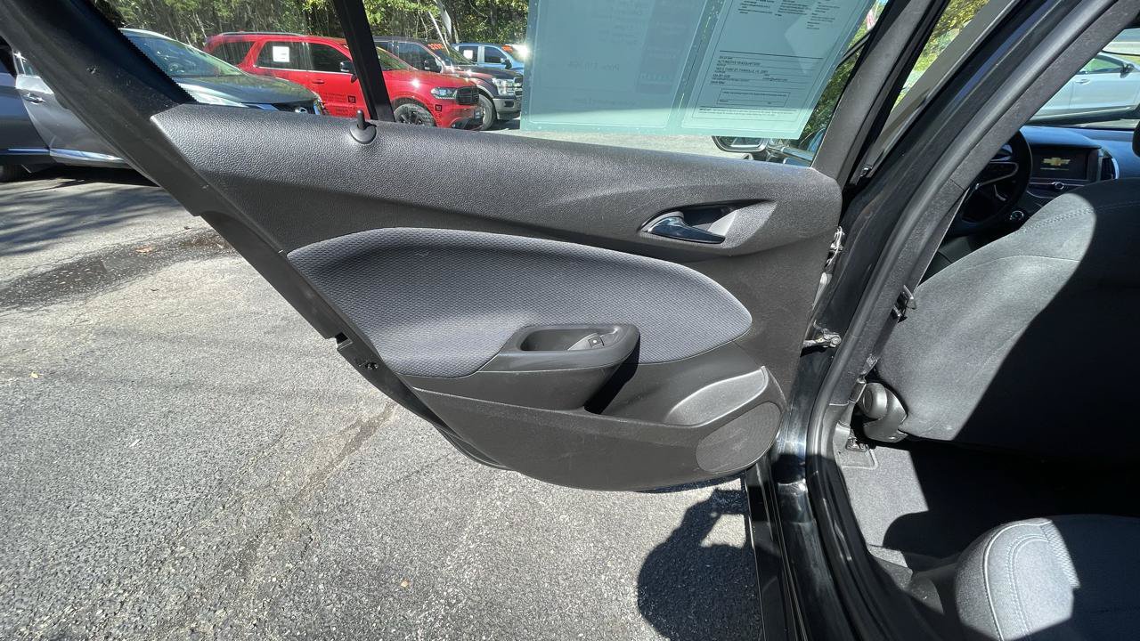 Used 2018 Chevrolet Cruze LT FWD image 20