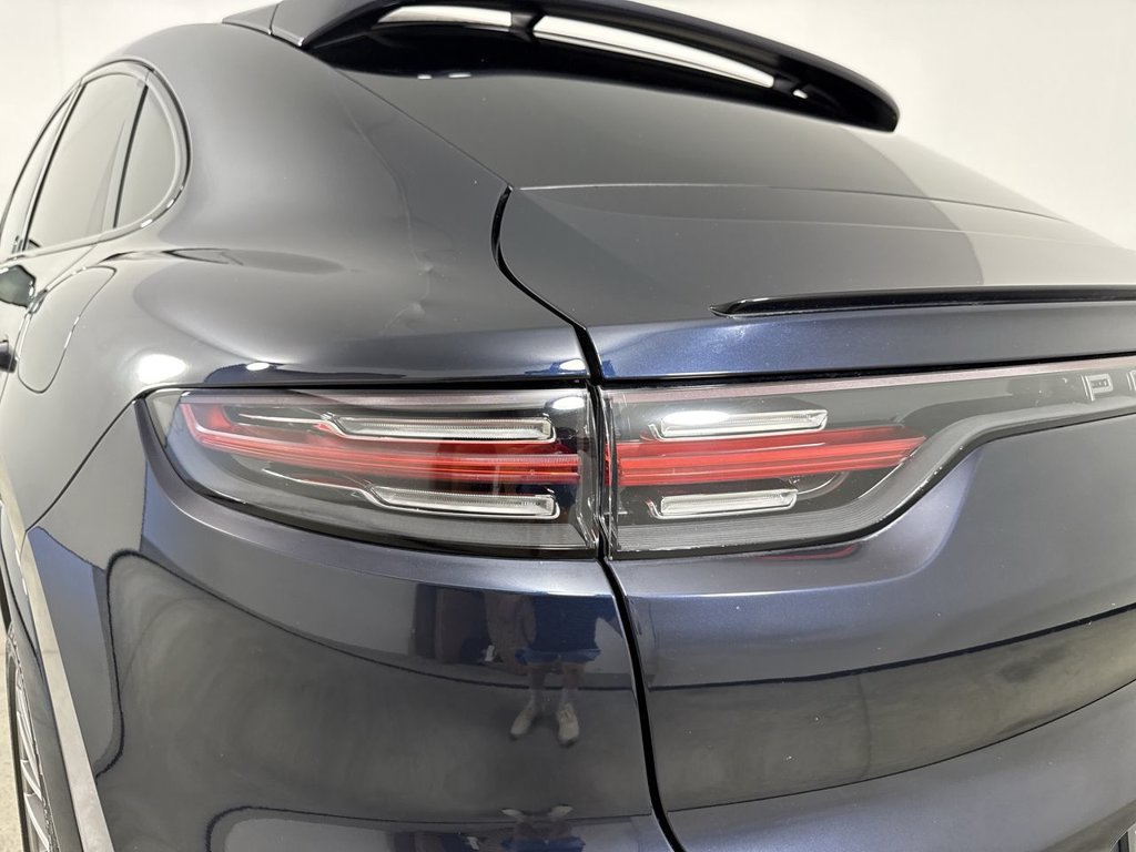 Certified 2023 Porsche Cayenne Platinum Edition AWD/4WD image 17
