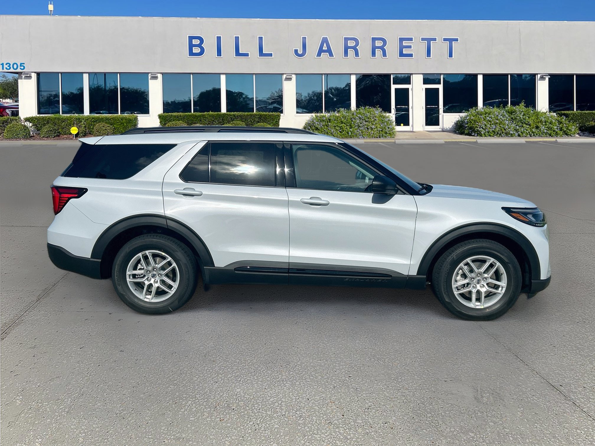 New 2026 Ford Explorer Active w/ Active Comfort Package RWD image 3