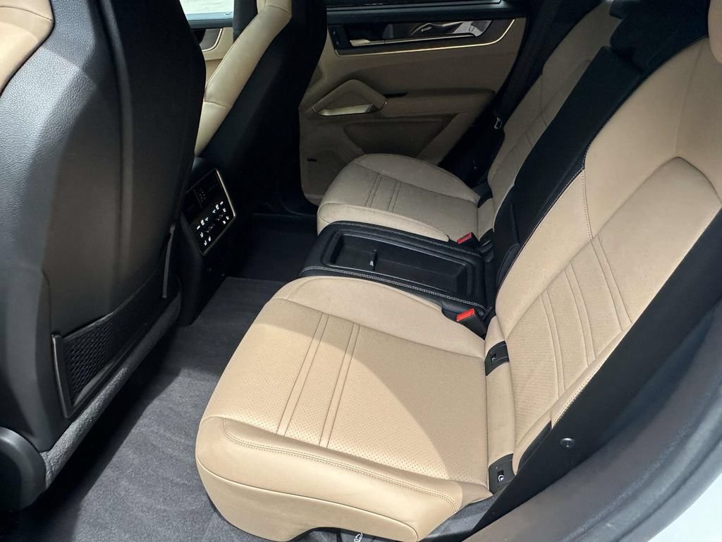 Certified 2025 Porsche Cayenne S AWD/4WD image 13