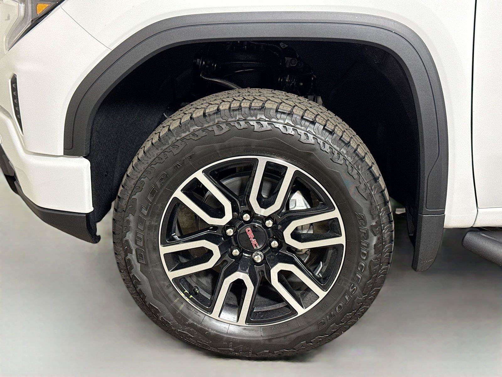 New 2026 GMC Sierra 1500 AT4 w/ AT4 Premium Package AWD/4WD image 19