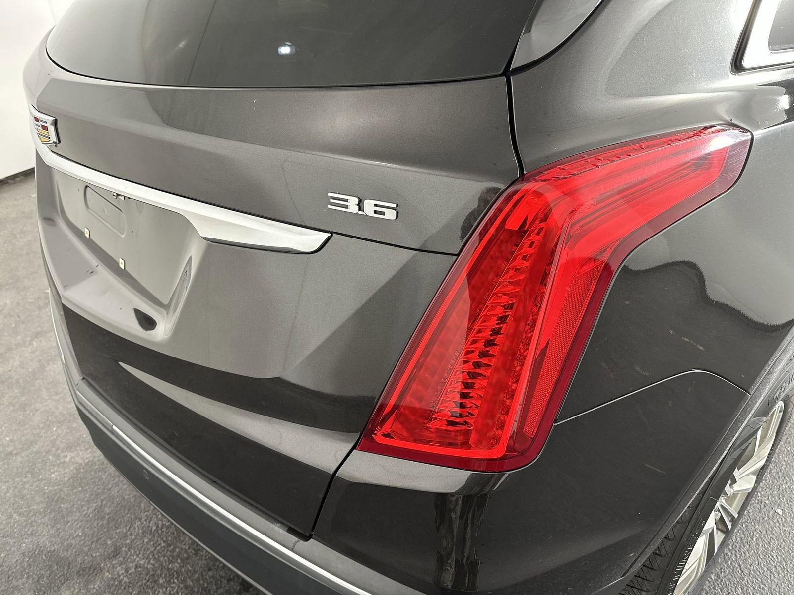 Used 2018 Cadillac XT5 Luxury w/ Driver Awareness Package image 26