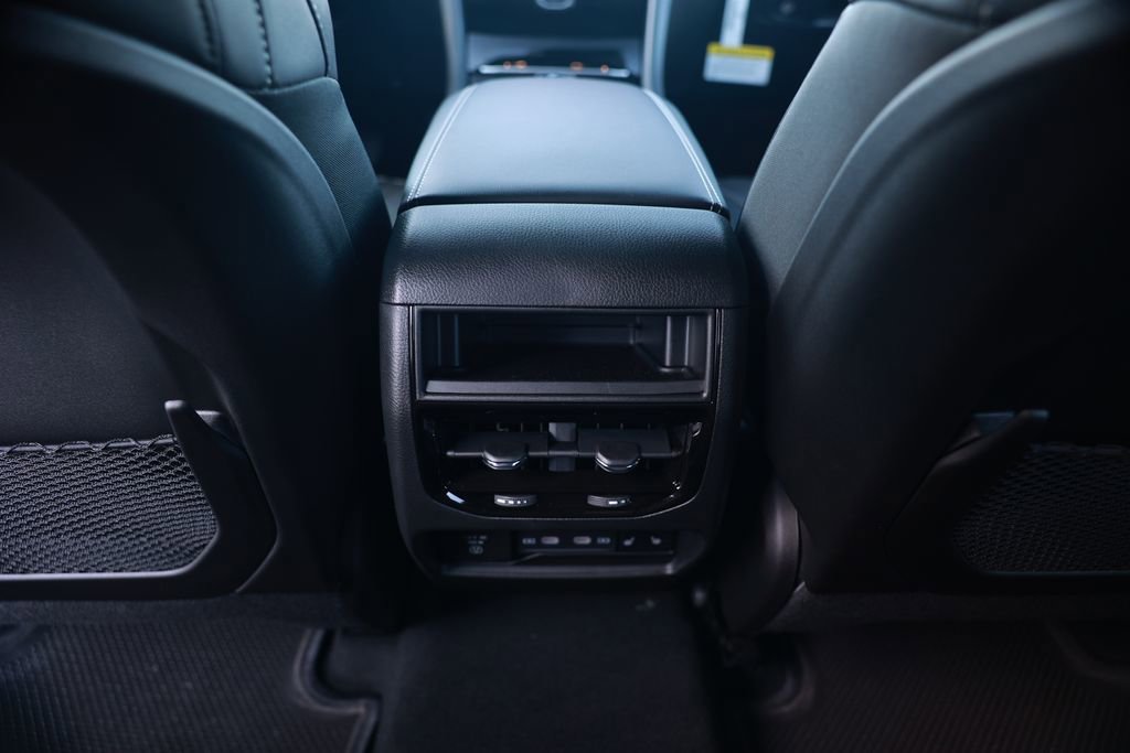 New 2026 Jeep Grand Cherokee Limited w/ MOPAR Finishing Package image 28