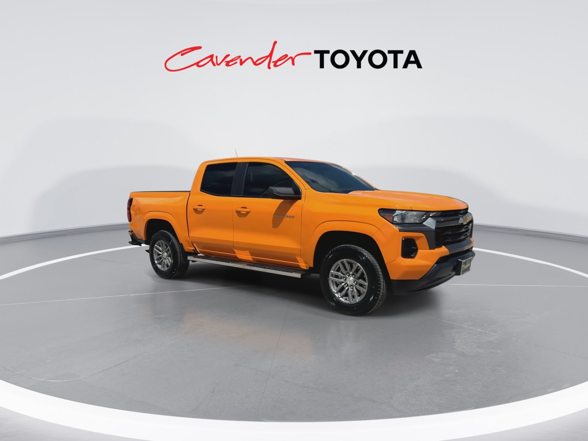 Used 2026 Chevrolet Colorado LT RWD image 2
