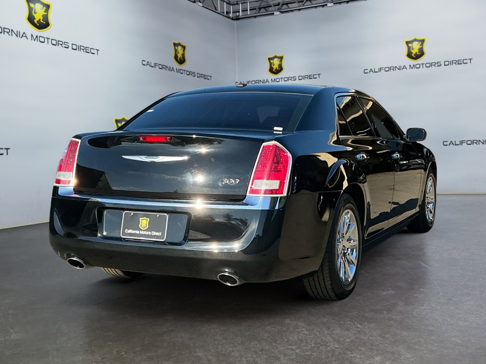 Used 2012 Chrysler 300 Limited image 4