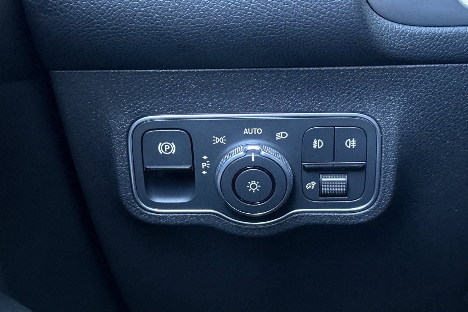 New 2026 Mercedes-Benz GLB 250 image 28