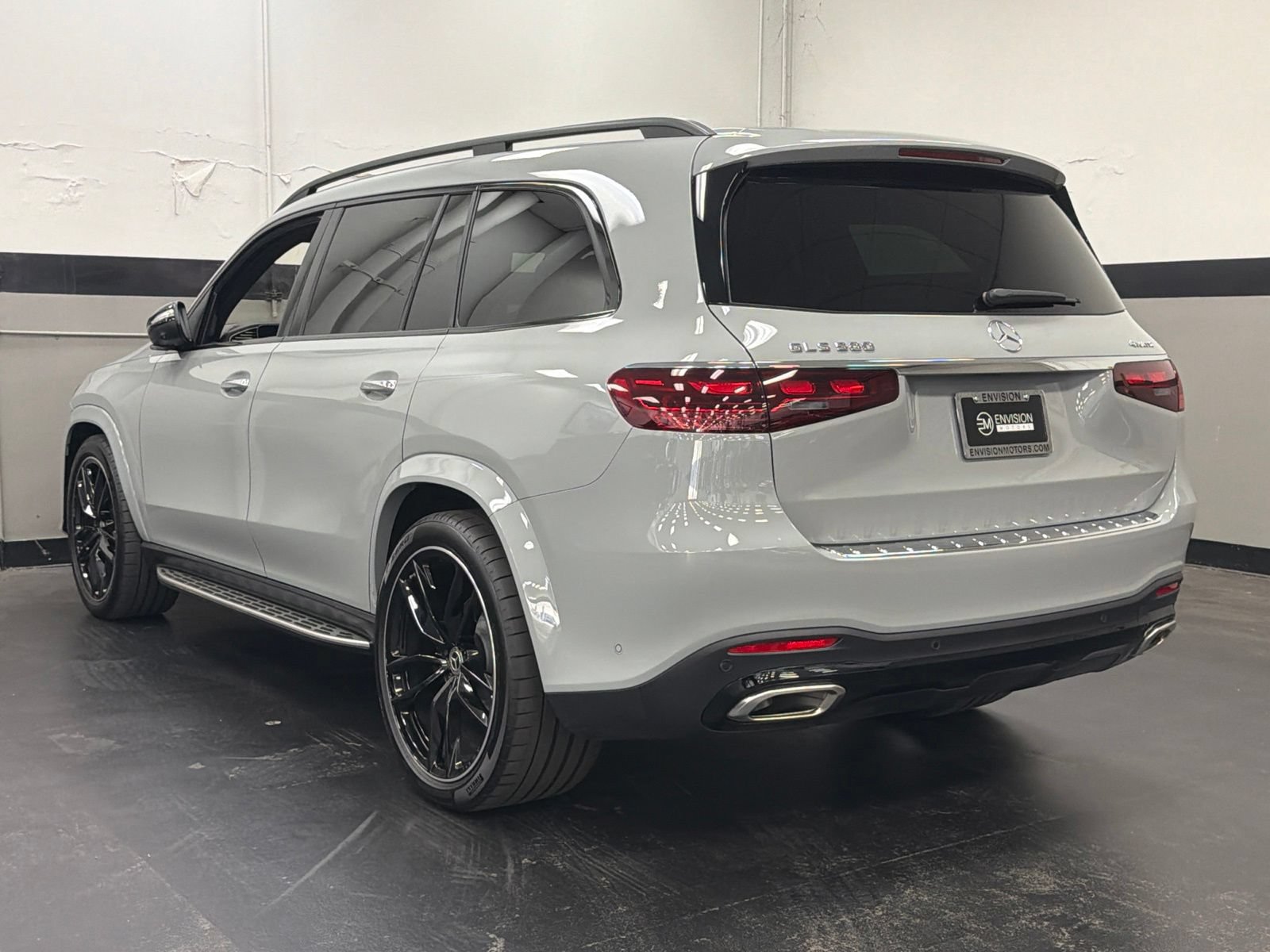 Used 2026 Mercedes-Benz GLS 580 4MATIC image 9