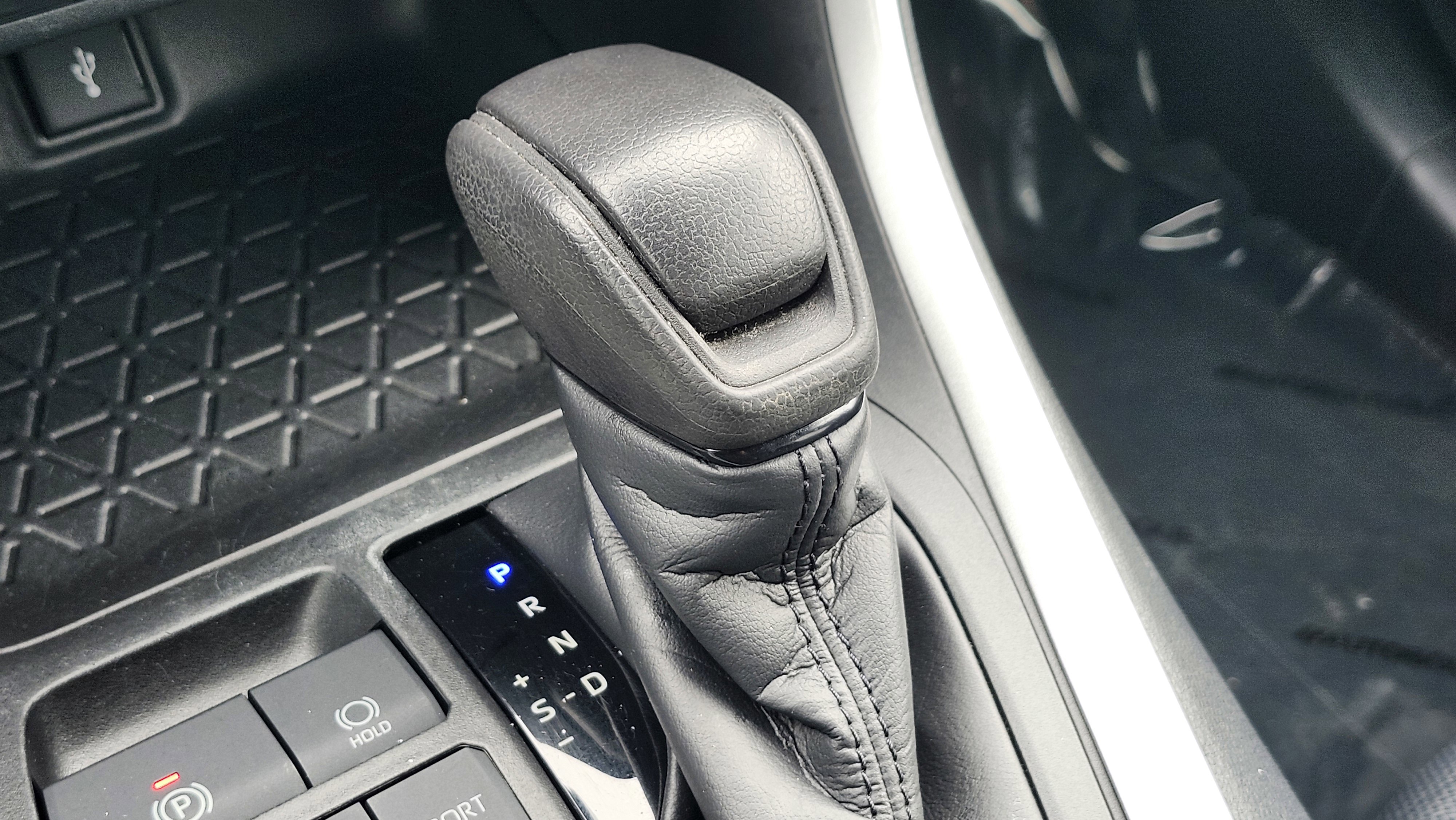 Used 2020 Toyota RAV4 XLE image 31