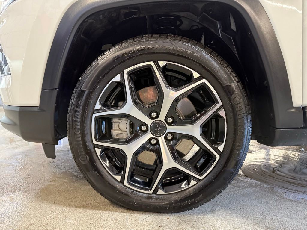 Used 2025 Jeep Compass Limited AWD/4WD image 35