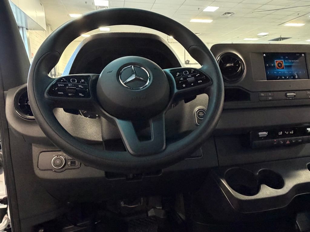 Used 2024 Mercedes-Benz Sprinter 2500 image 12