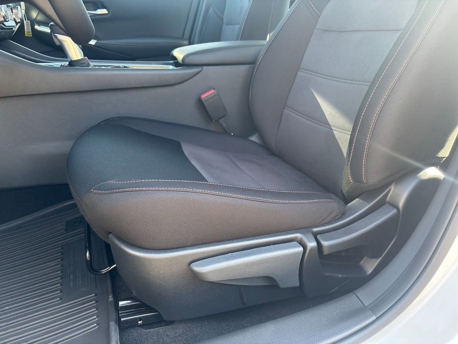 New 2025 Nissan Sentra SR FWD image 15