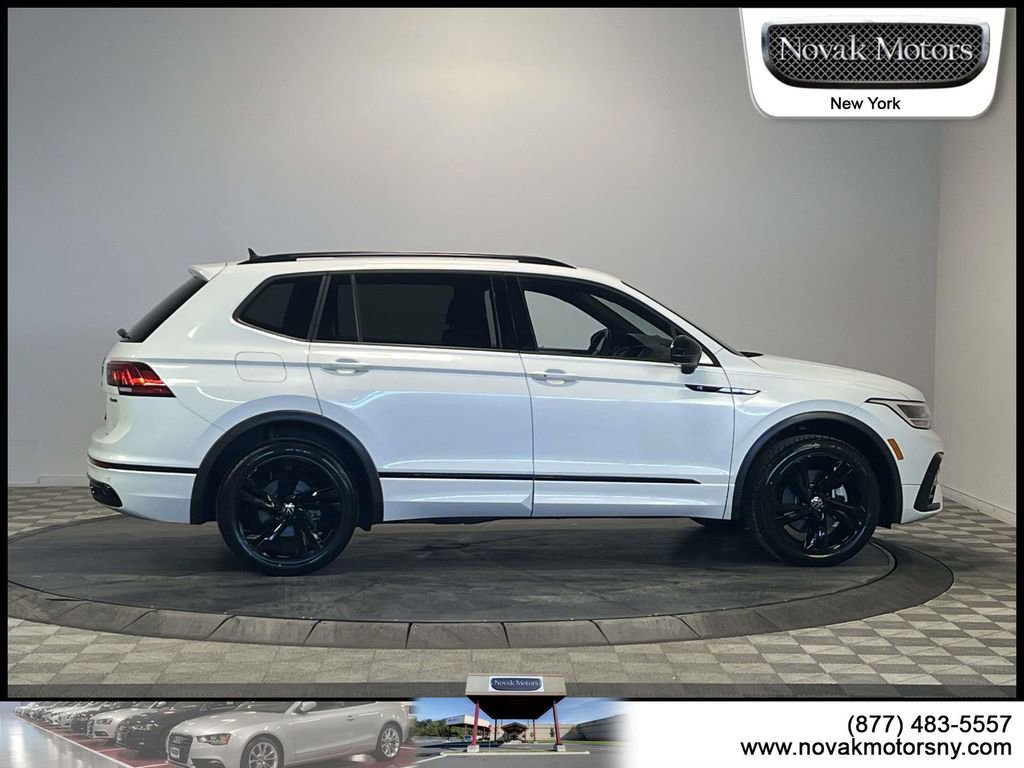 Used 2023 Volkswagen Tiguan SE R-Line image 9