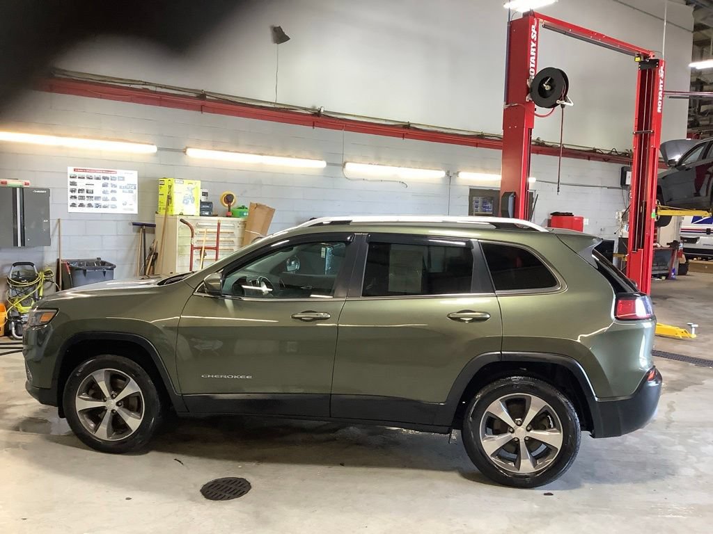 Certified 2019 Jeep Cherokee Limited AWD/4WD image 2