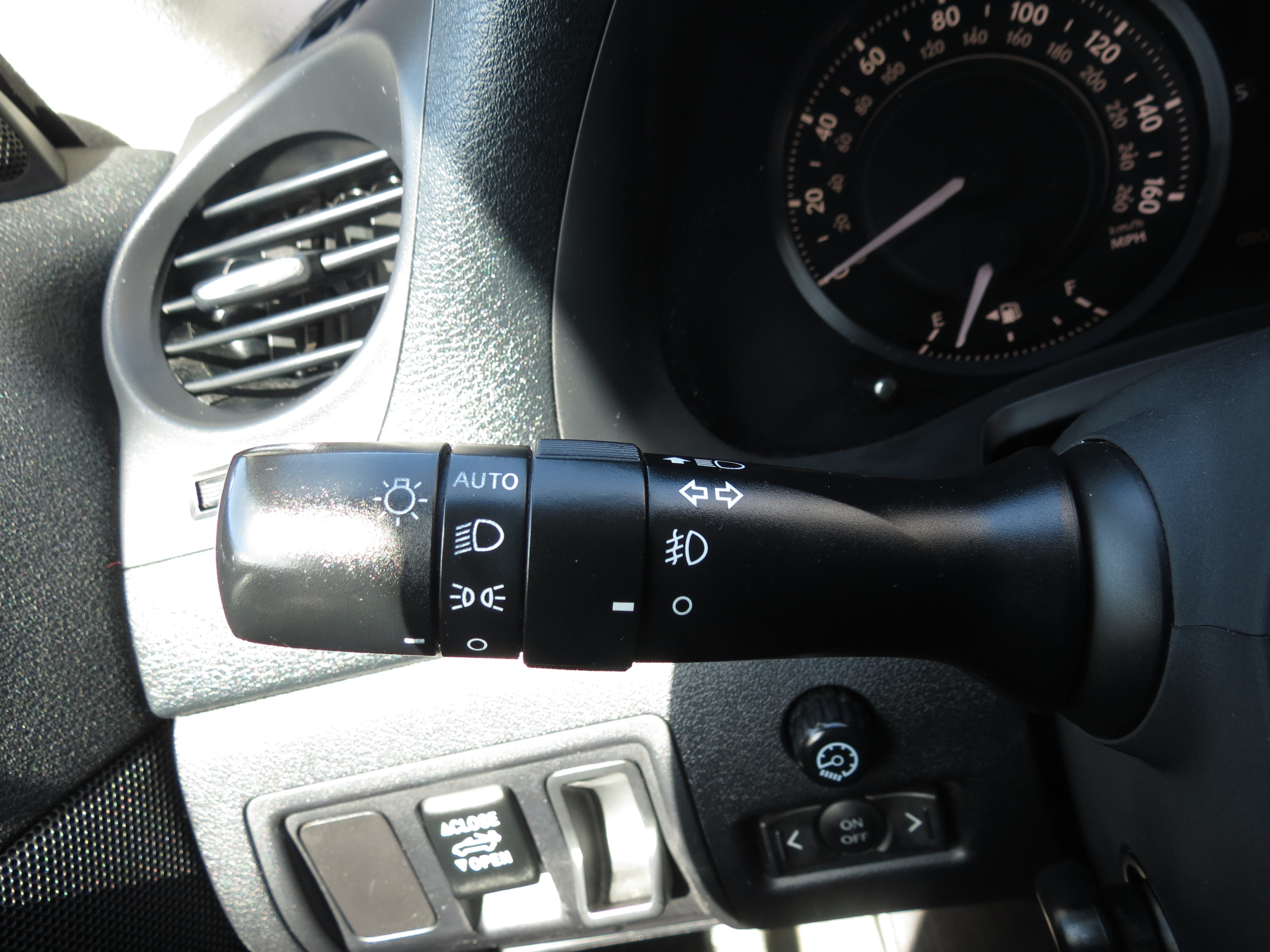 Used 2010 Lexus IS 250C RWD image 32
