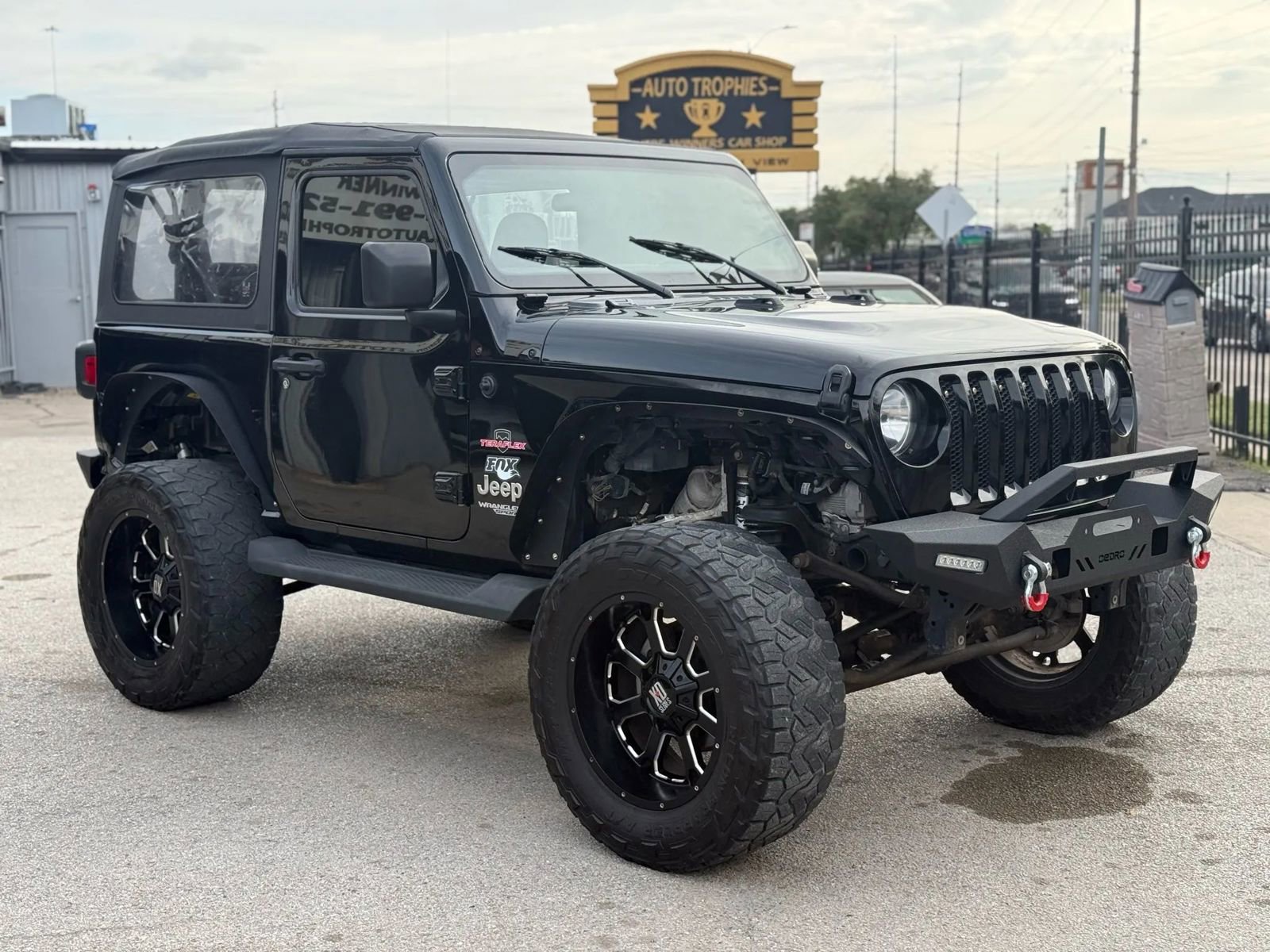 Used 2019 Jeep Wrangler Sport image 3