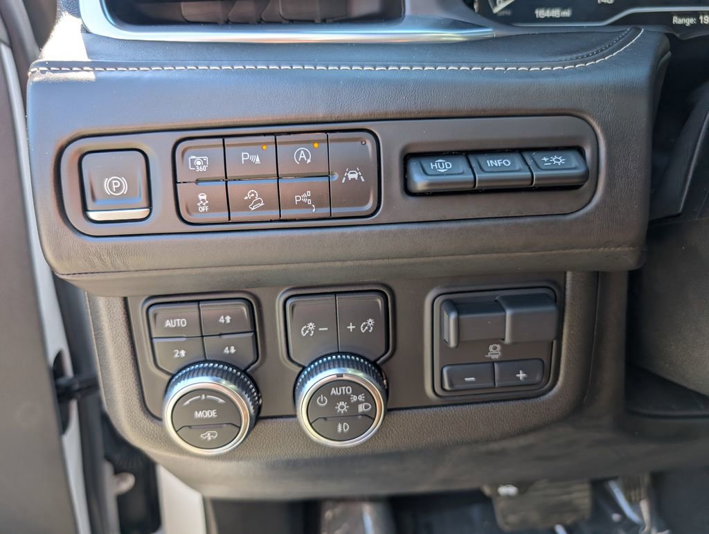 Used 2023 GMC Yukon Denali Ultimate AWD/4WD image 19