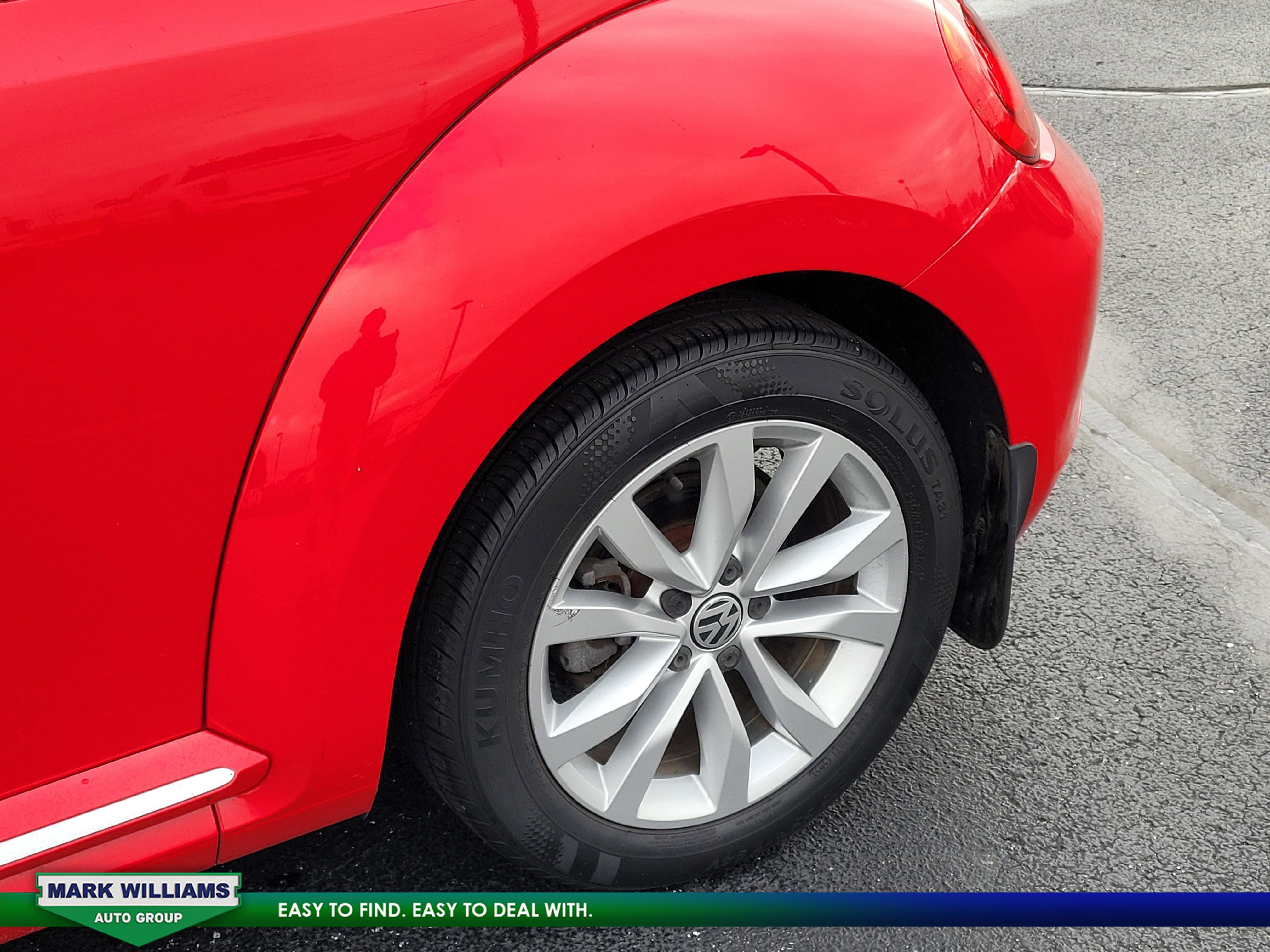 Used 2013 Volkswagen Beetle TDI image 10