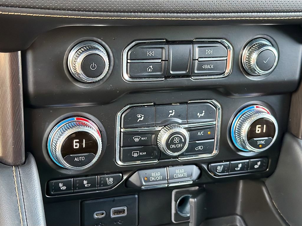 Used 2021 GMC Yukon AT4 w/ Technology Package AWD/4WD image 16