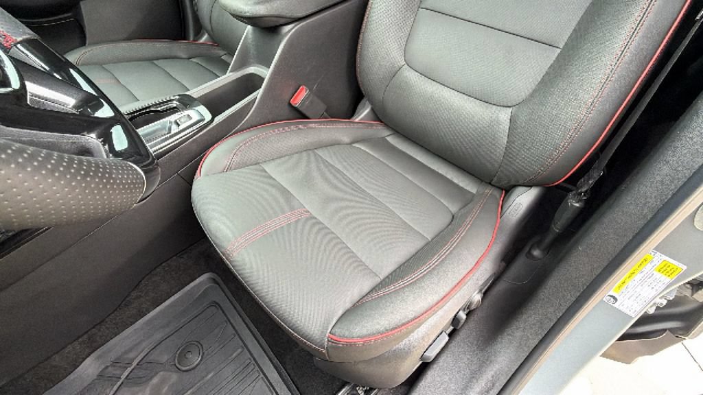 Used 2025 Chevrolet TrailBlazer RS w/ Convenience Package FWD image 15