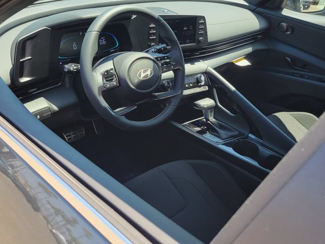 New 2026 Hyundai Elantra SEL Sport Premium FWD image 5
