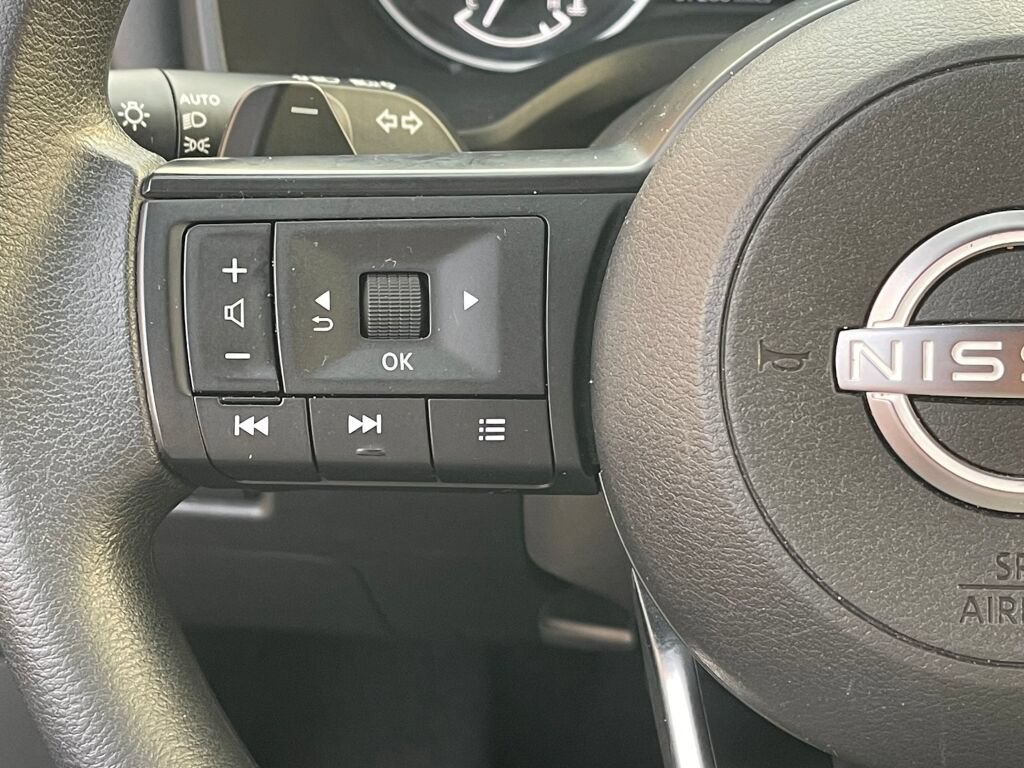 Used 2024 Nissan Rogue SV AWD/4WD image 17