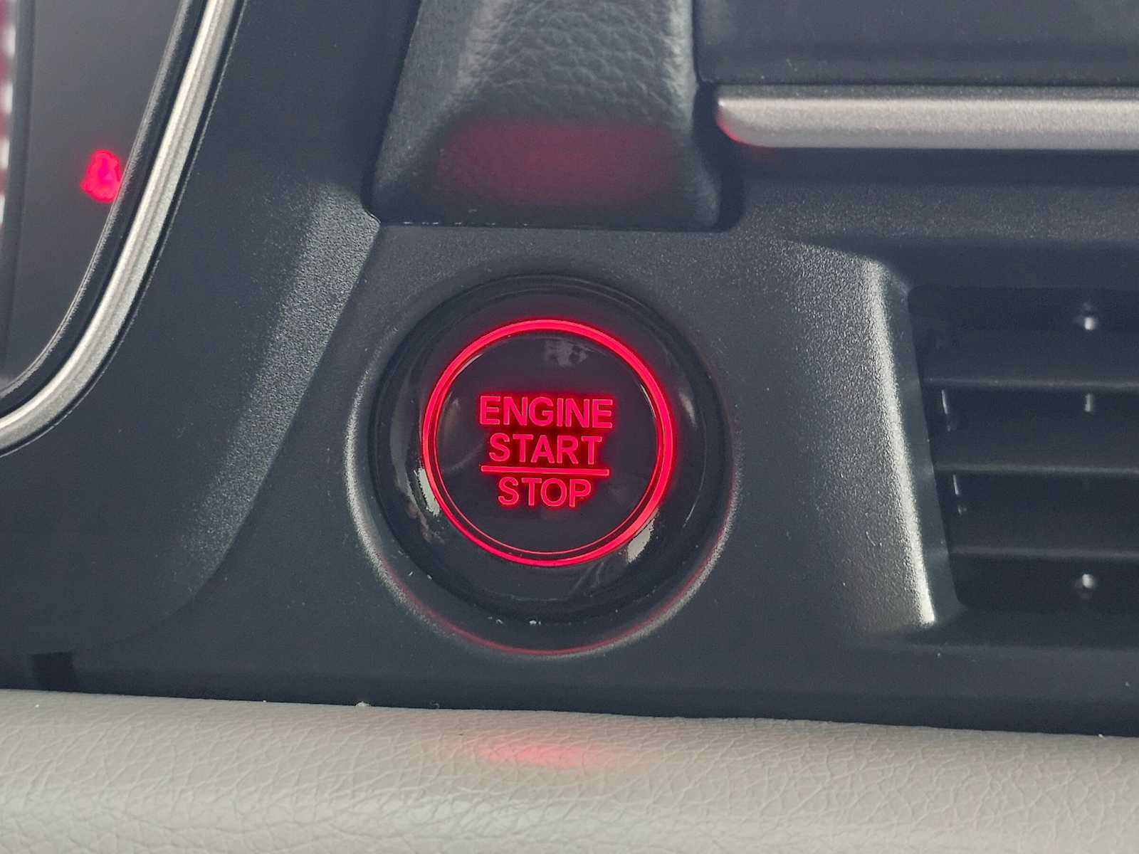 Used 2023 Honda Pilot Elite image 31
