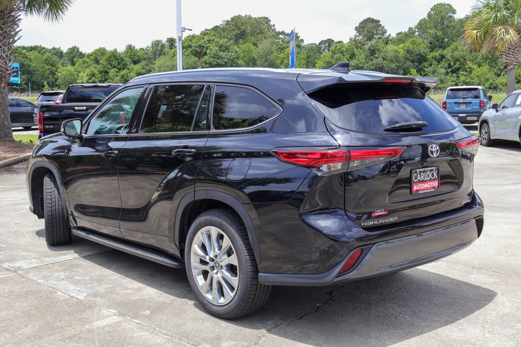 Used 2023 Toyota Highlander Limited FWD image 23