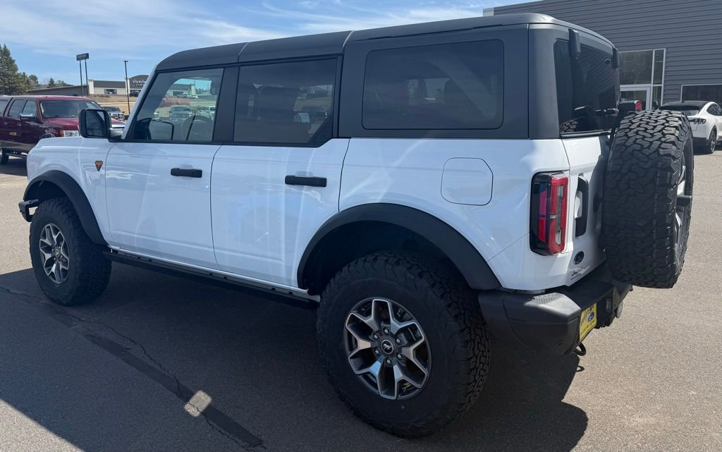 Used 2023 Ford Bronco Badlands AWD/4WD image 2