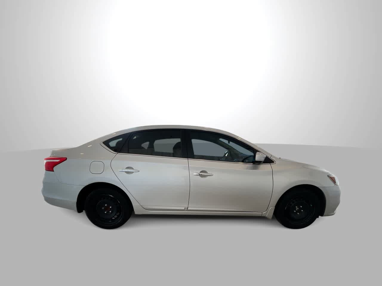 Used 2016 Nissan Sentra SV w/ Driver's Assist Package FWD image 9