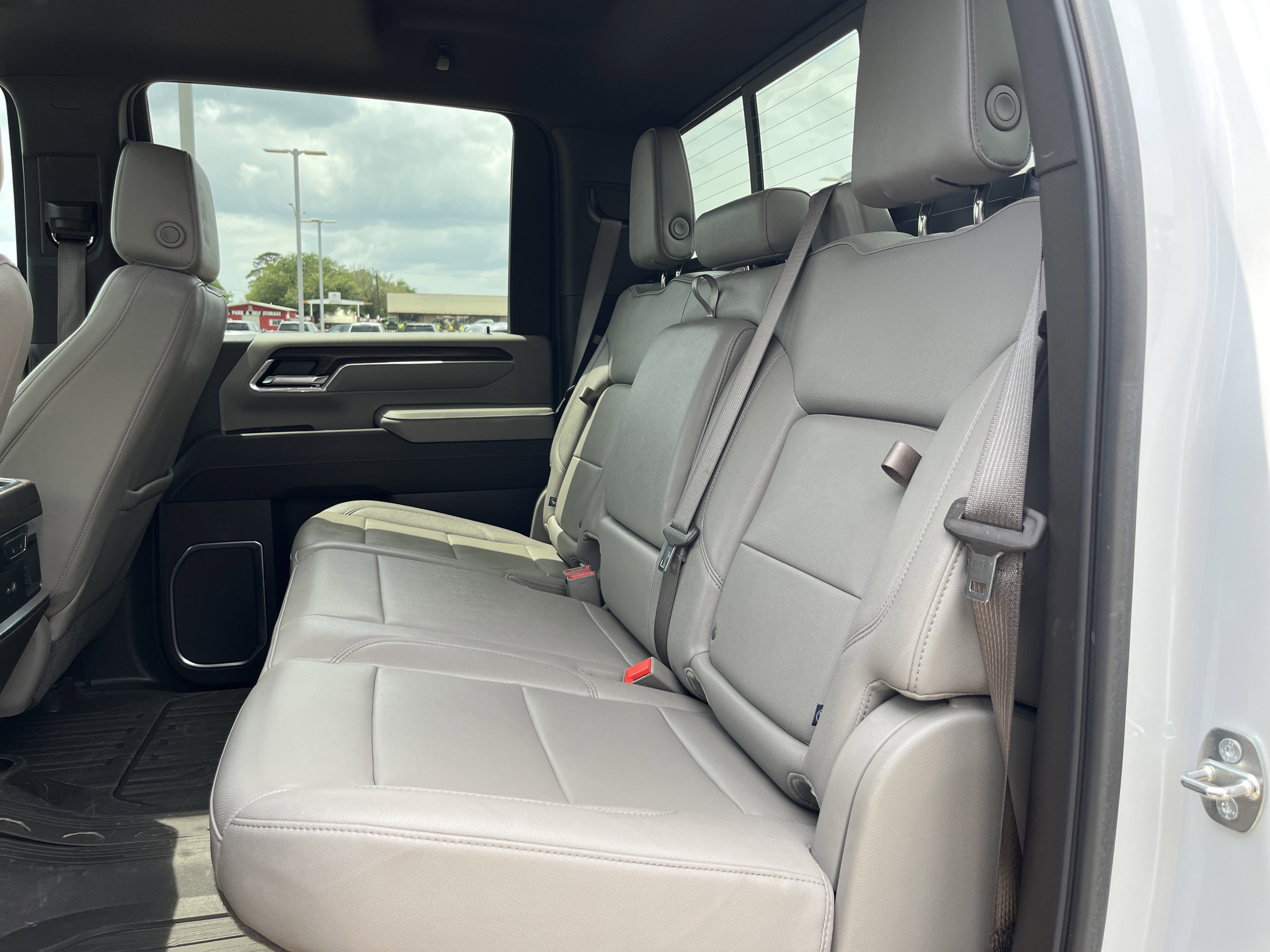 Used 2024 GMC Sierra 2500 SLT w/ SLT Premium Package image 12